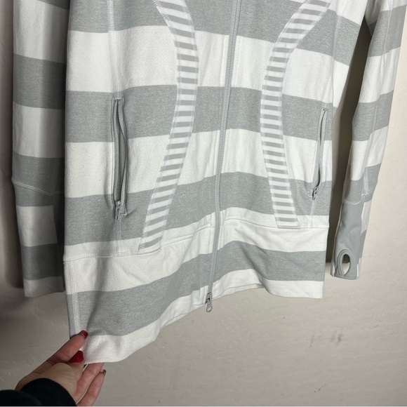 Lululemon Stride High Neck Jacket White Gray Stripes - Picture 6 of 11